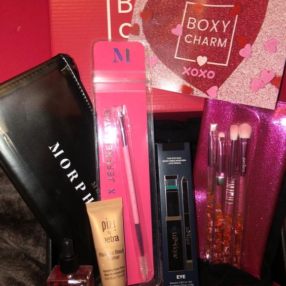 Boxy Charm Valentines Makeup Bundle - Picture 4 of 11
